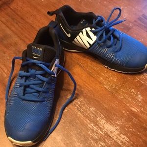 Nike Hustle Quick Basketball shoes